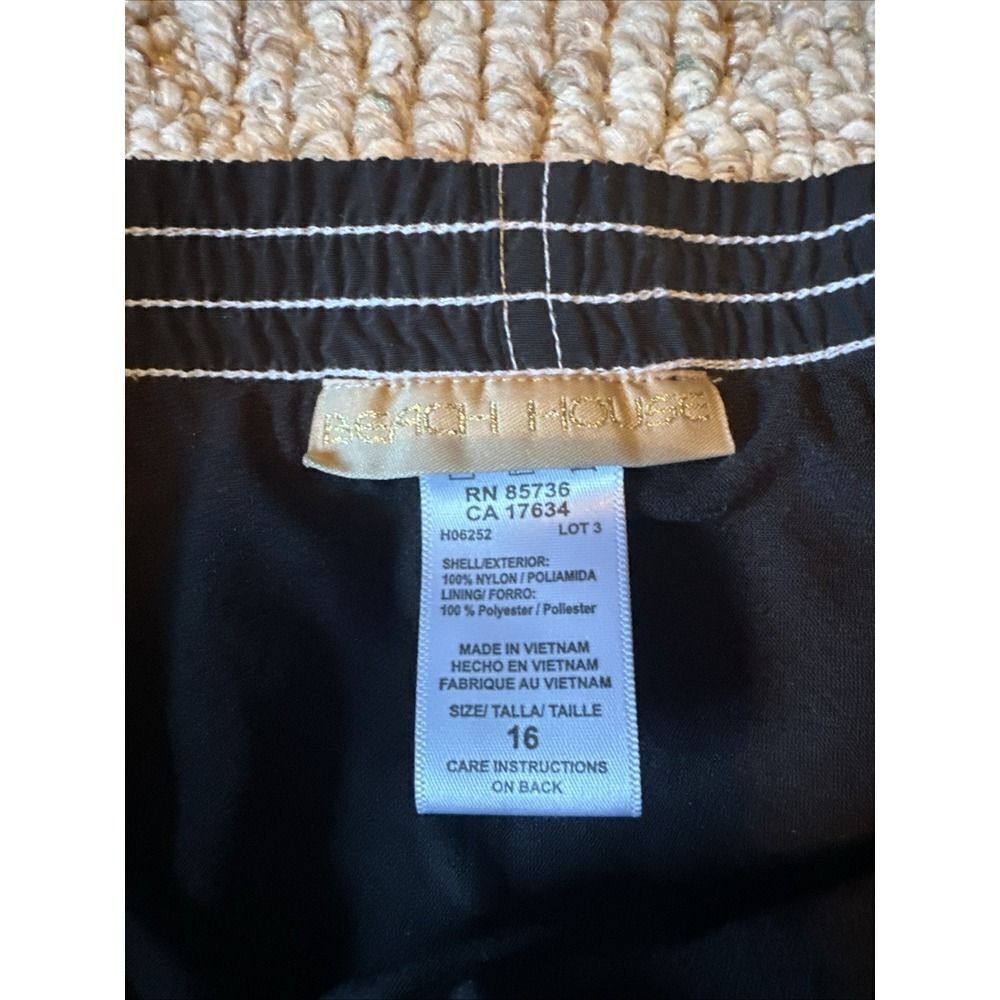 Beach House Black Board Short Swim Cover up Women's Size 16 Srp $49. - Picture 4 of 5